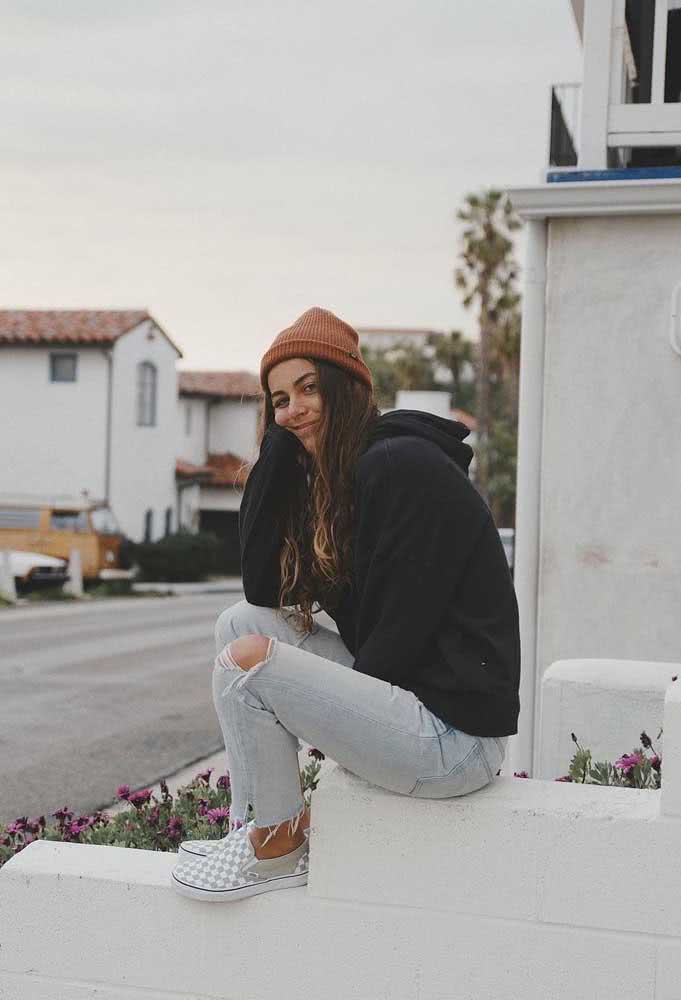 Vsco girl no inverno veste o quê? Moletom, calça jeans e touca