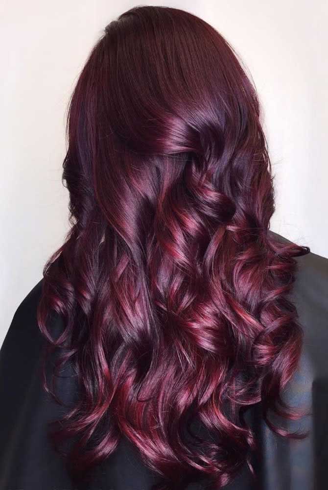 Cabelo marsala longo, lindo e brilhante