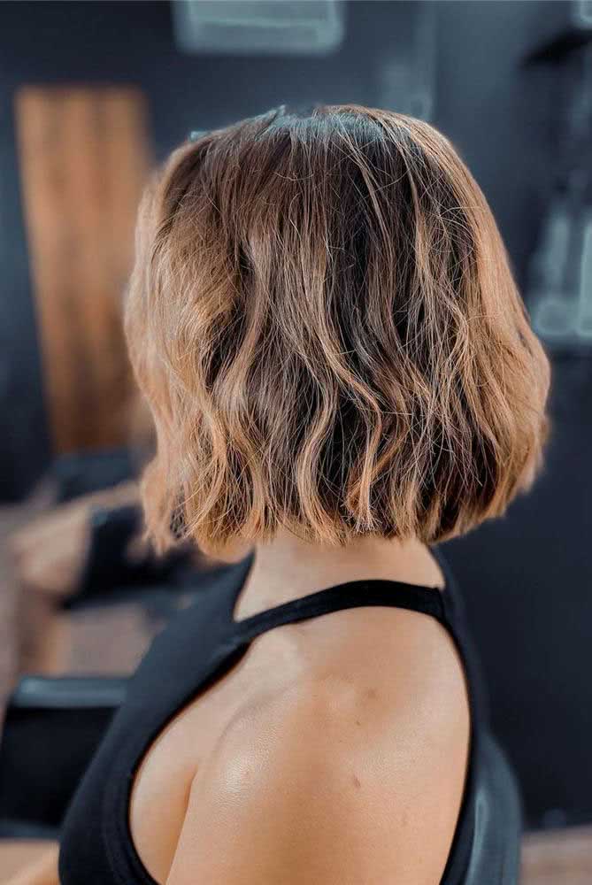 Combine o corte de cabelo 2021 com as tendências de coloração