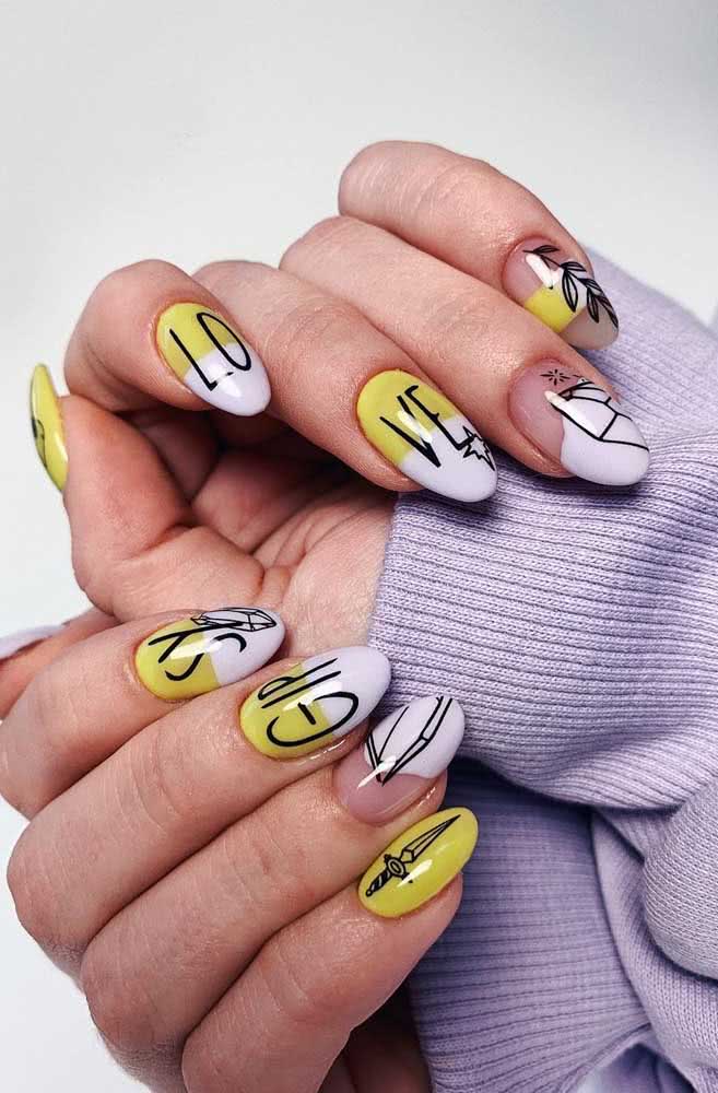 Unhas neon decoradas com palavras carinhosas