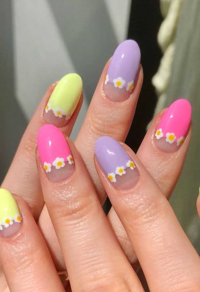 Uma linha de flores para marcar o esmalte neon