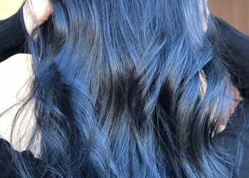 Cabelo preto azulado