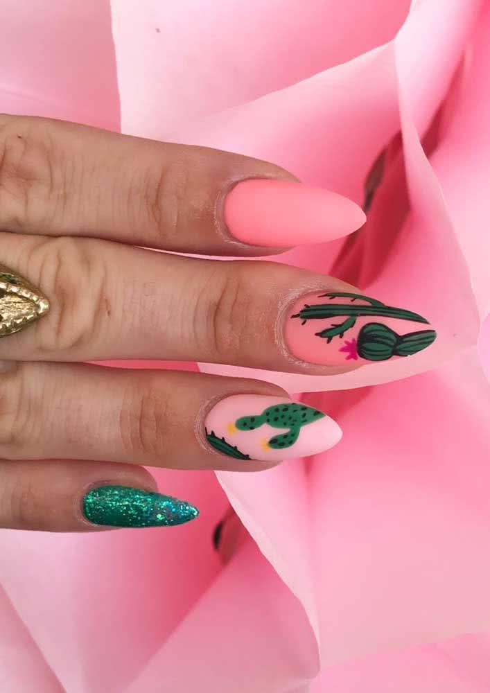 Já para quem gosta das unhas longas stiletto, que tal decorá-las em rosa e verde numa temática cactos?