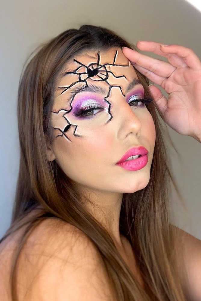 Famosas por enganar os olhos, as makes de ilusão de ótica fazem sucesso no halloween.