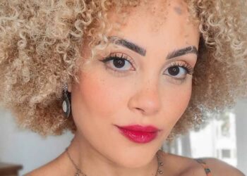 Cabelo crespo curto: veja 40 fotos incríveis e dicas de cuidados