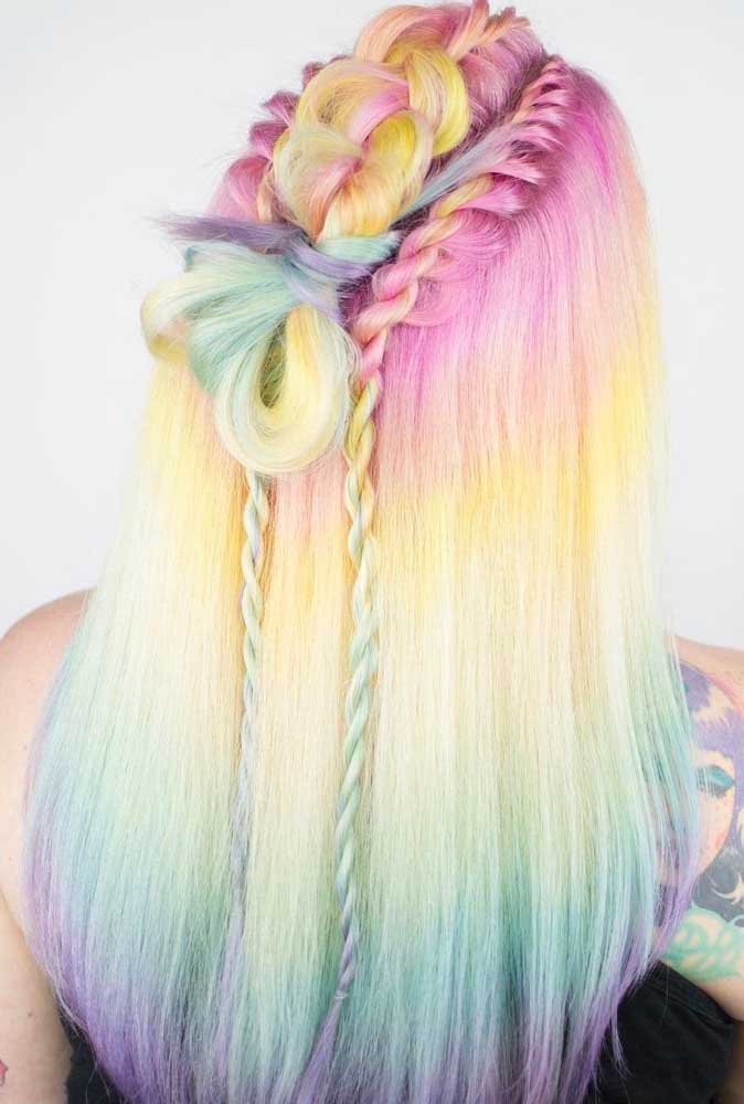 E que tal fazer um gradiente de cores ao longo do comprimento do cabelo?