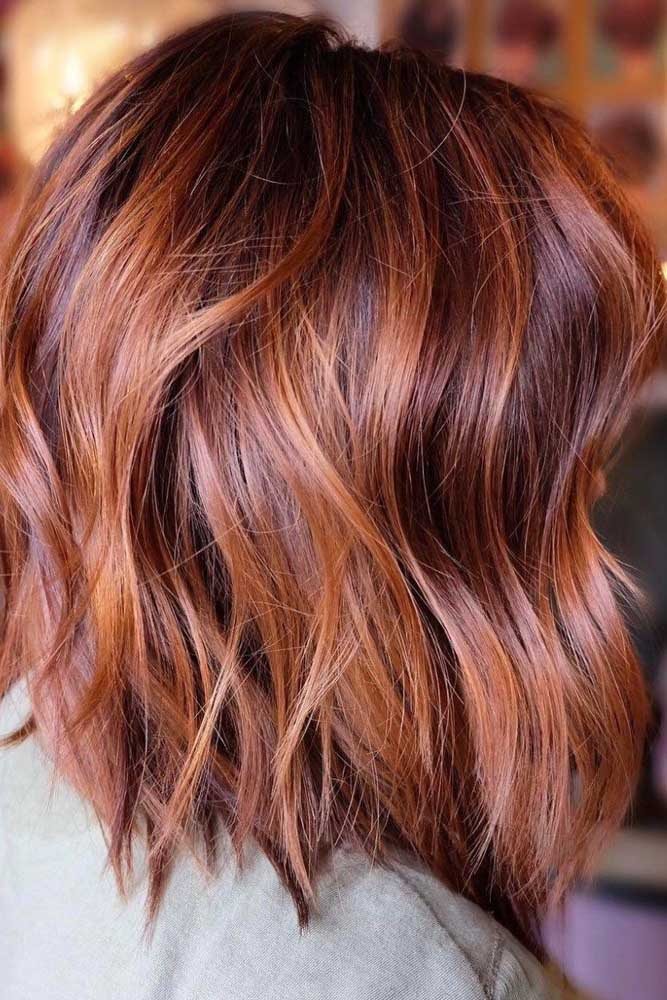 Mais leveza e movimento para esse chanel repicado médio, que fica ainda mais poderoso com uma iluminação na camada de cima do cabelo. 