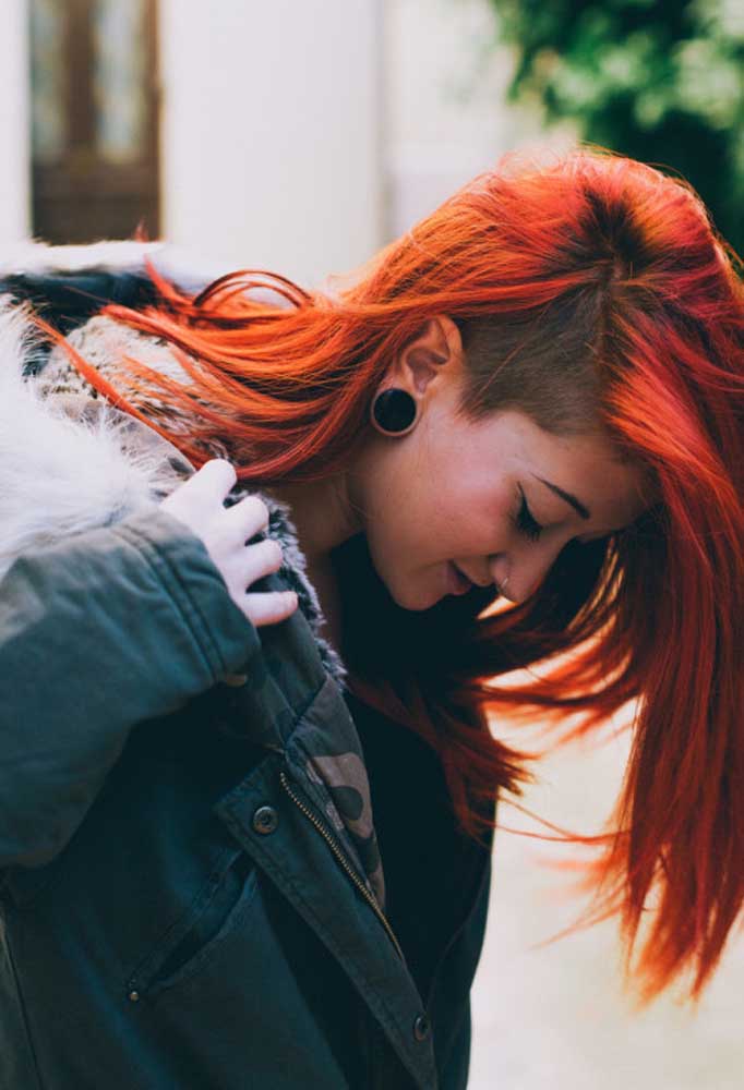 O sidecut e a tintura em cor vibrante é outra combinação moderna, jovial e cheia de atitude. 