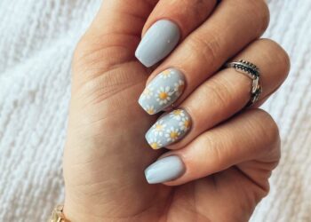 Unhas decoradas azuis: tendências e 50 ideias com fotos
