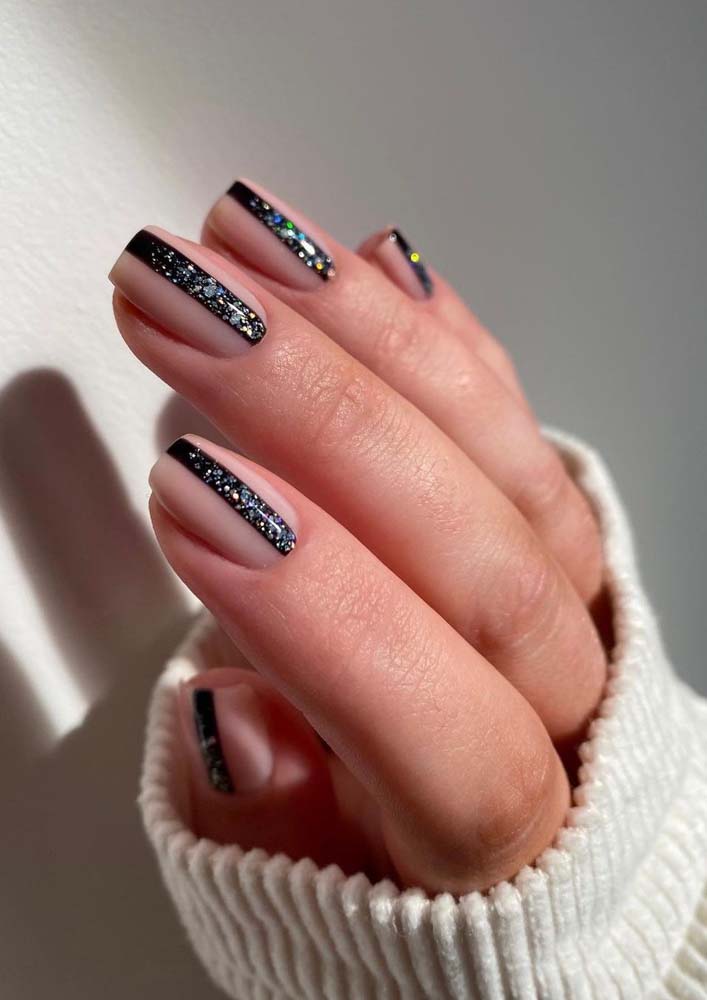 Unhas perfeitas e modernas em branco e preto