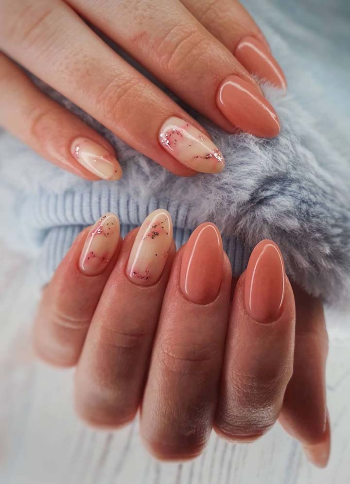 Unhas perfeitas de gel para desfilar estilo e elegância por aí