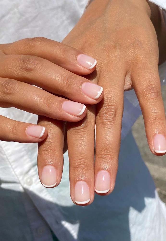 Unhas simples decorada com efeito princesinha: uma das preferidas