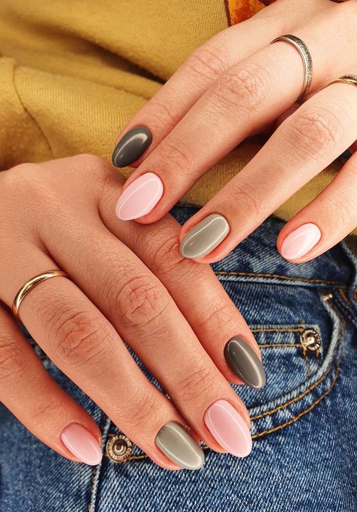 Mesmo coloridas, essa inspiração de unhas simples continua discreta e minimalista