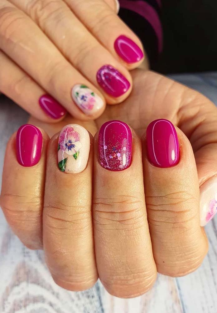 Unhas redondas decoradas com flores: lindas e delicadas!