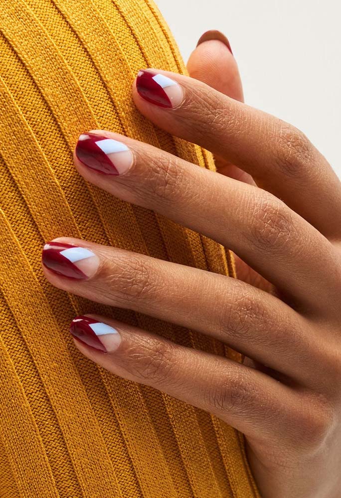 Que tal fazer unhas redondas com uma esmaltação colorida, mas elegante? 