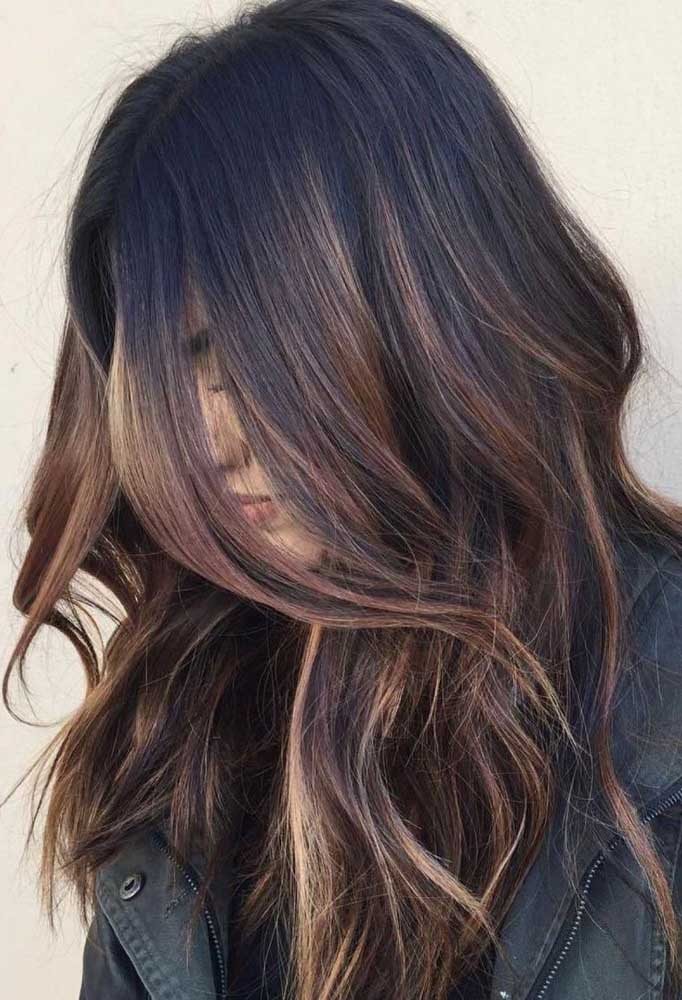 Cabelo com luzes para aquele look nasci assim