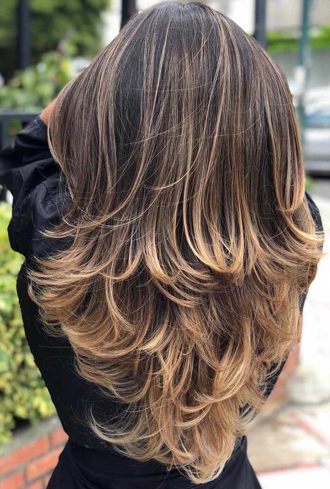 Já o cabelo repicado longo é perfeito para quem deseja movimento e volume