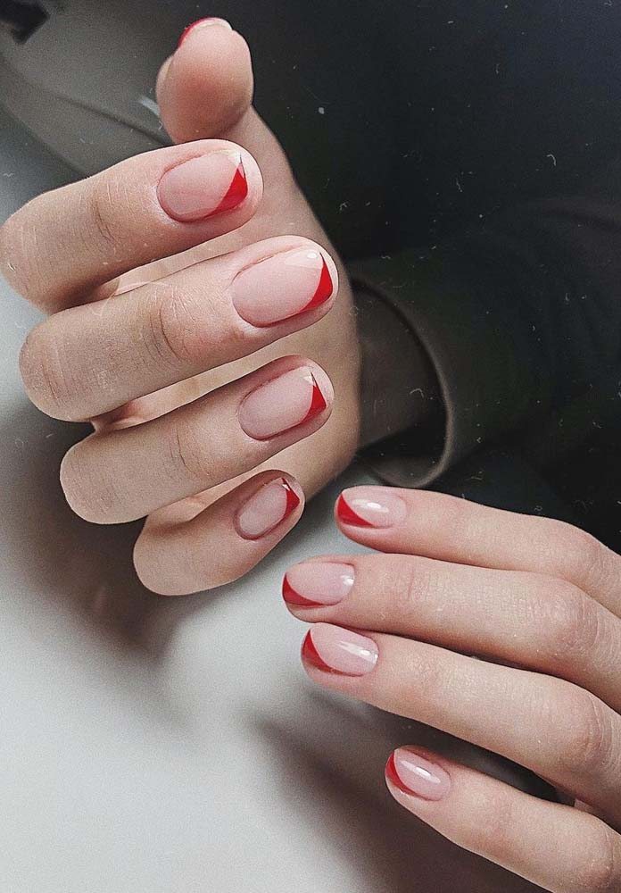 Que tal agora apostar em unhas vermelhas com francesinha?