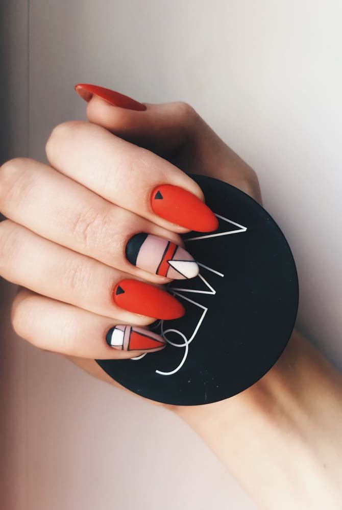 Unhas vermelhas decoradas ao melhor estilo Pinterest