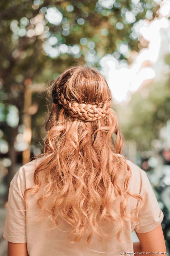 Cabelos bonitos e bem cuidados merecem um penteado que valorize os fios ao máximo