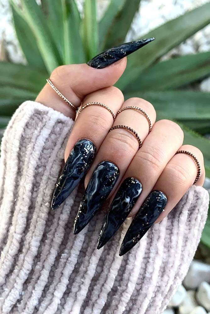 Unhas postiças stiletto pra arrasar quarteirão